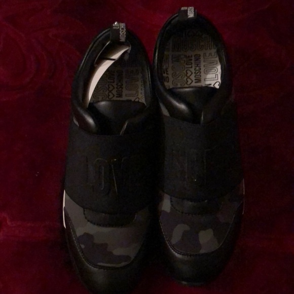 Shoes - Picture 1 of 3